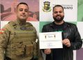 Prefeito de Nova Trento recebe medalha comemorativa de aniversário do 31º Batalhão da Polícia Militar