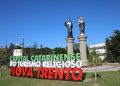 Inauguração das imagens sacras e letreiro reúne autoridades em Nova Trento