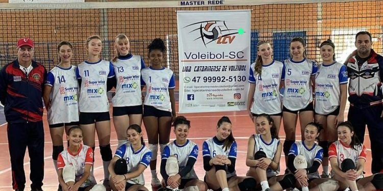Equipe sub-17 da Fube conquista segundo lugar em etapa da Copa da Magrinha de Voleibol Feminino