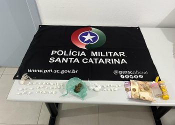 Em rondas Policia Militar aborda suspeito e encontra drogas em Tijucas