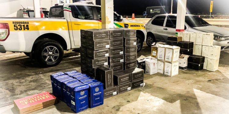 Condutor é flagrado pela PMRv com 700 garrafas de vinho