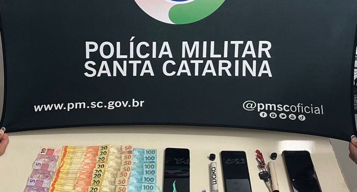 Após denúncias de tráfico homens são presos com drogas em Bombinhas