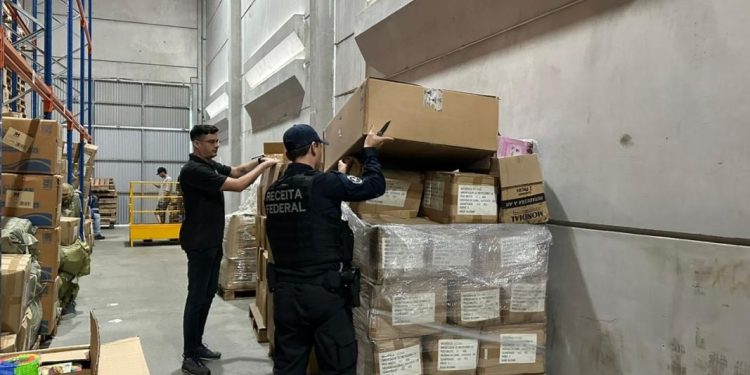 PF deflagra operação para combater o contrabando e descaminho de brinquedos importados em Joinville/SC