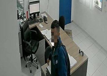 Homem furta relógio de secretaria de escola no Jardim São Paulo