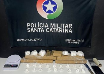 Homem é preso pela PM ao armazenar drogas em sua residência