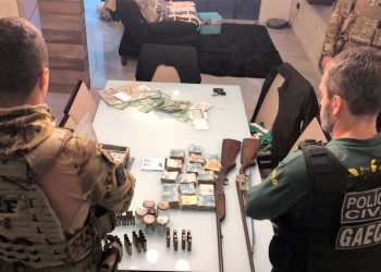 força-tarefa de segurança publica participam de operação do GAECO contra facção criminosa em SC