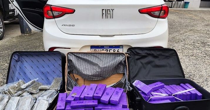 Mulher é presa com 108 kg de maconha na BR-101