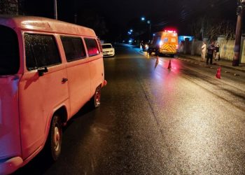 Homem fica ferido em acidente envolvendo carro e moto no Cardoso