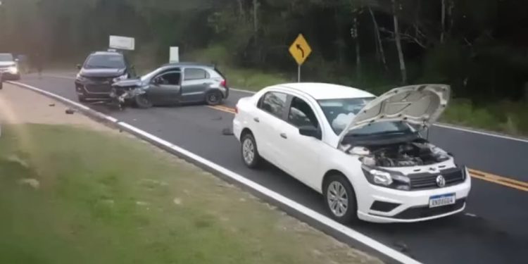 Colisão deixa feridos, após acidente em Nova Trento