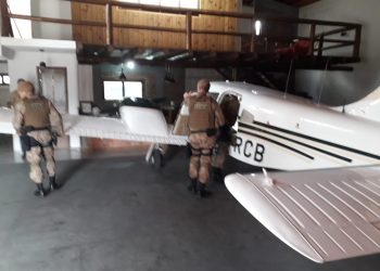 Após denúncias avião furtado no Paraná é recuperado em Porto Belo