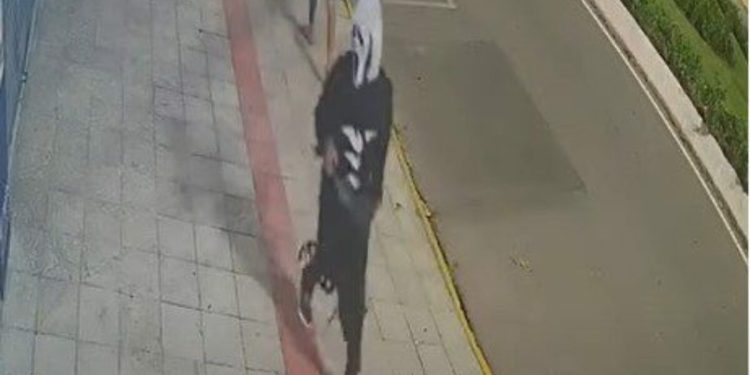Mascarado causa pânico e medo em Itapema