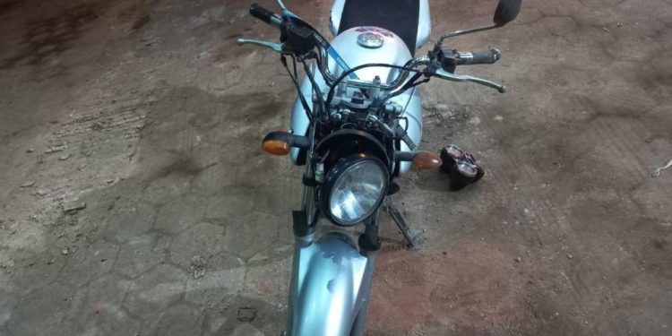 Motociclista fica gravemente ferido, e veículo foge em acidente na SC-410