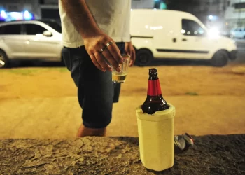 Lei em Chapecó proíbe o consumo de bebidas alcoólicas nas ruas