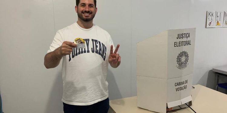 André Vechi (DC) é eleito prefeito de Brusque