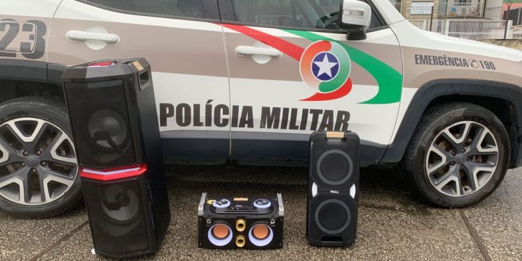 Policia Militar atua no combate à perturbação do sossego em Camboriú