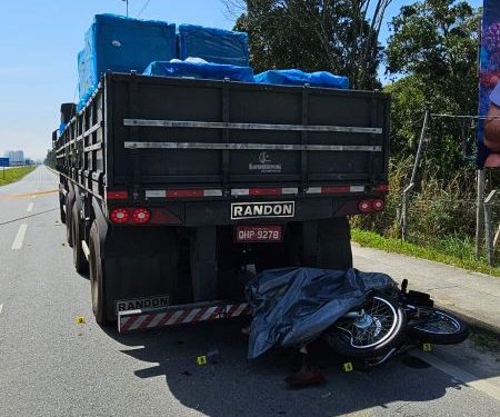 Homem morre em grave acidente na BR 101 em Porto Belo