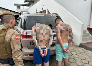 Cumprimento de Mandado de Prisão na Praia do Caixa d’Aço em Porto Belo