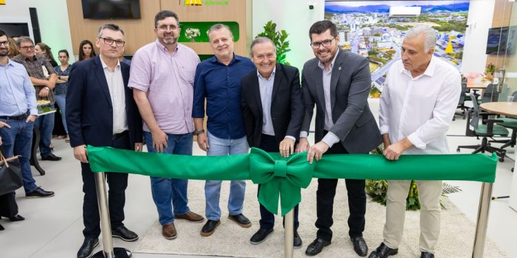 Sicredi inaugura agência em São João Batista