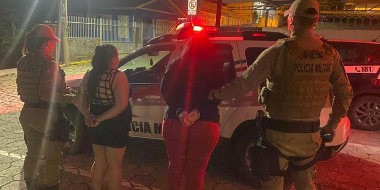 Polícia Militar de São João Batista prende mulher trazendo cocaína de Biguaçu para ser distribuída na região