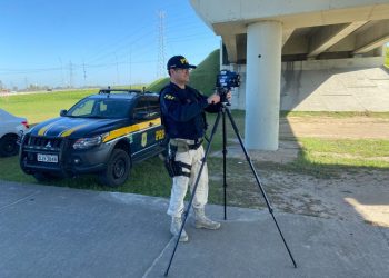 Carro é flagrado a 181 km/h na BR-101 em Imbituba