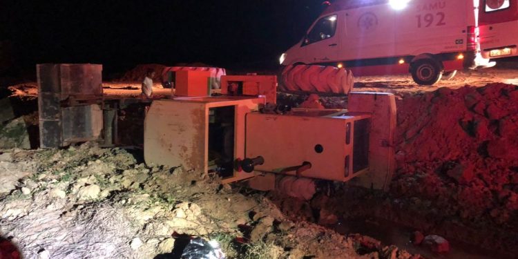 trabalhador morre prensado por retroescavadeira em Tijucas