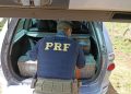 PRF desconfia de manobra e intercepta carro com mais de 300 kg de maconha