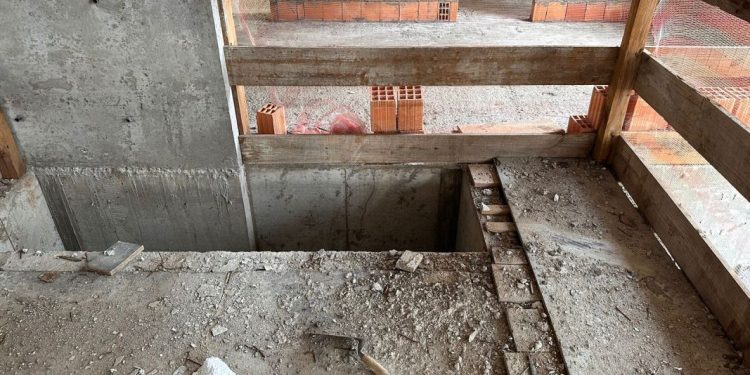 Venezuelano morre em acidente de trabalho na Meia Praia Itapema