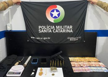 Polícia Militar prende casal por tráfico de drogas e porte ilegal de arma de fogo