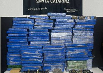 PM prende um homem de 22 anos por tráfico de drogas em Itajaí