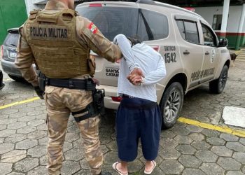 Policia Militar em rondas faz abordagem e cumpre mandado de prisão