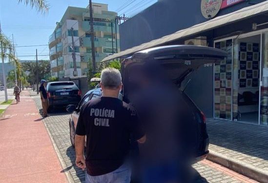 Polícia Civil prende em Bombinhas foragido condenado por homicídio