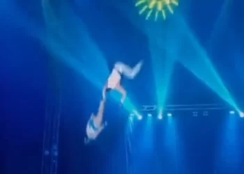 Trapezistas sofrem queda durante o espetáculo, em SC