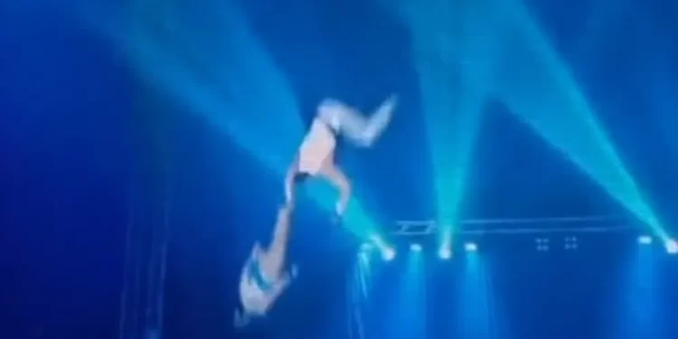 Trapezistas sofrem queda durante o espetáculo, em SC
