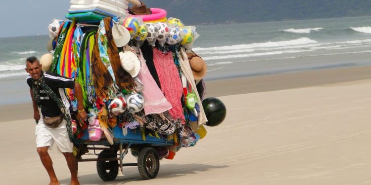 Abertas inscrições para ambulantes para praias de Florianópolis
