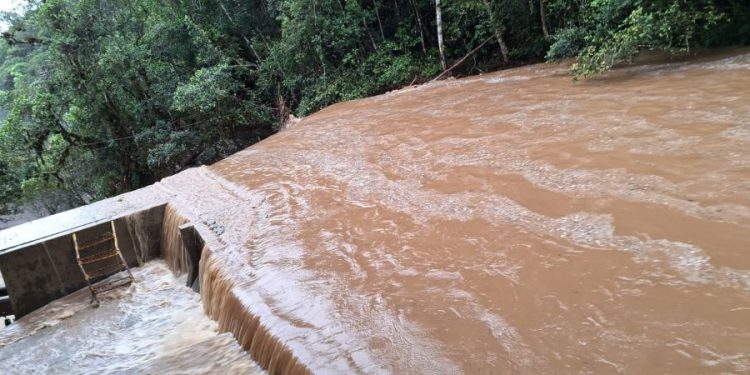 Sisam emite comunicado sobre racionamento de água em São João Batista nos próximos dias