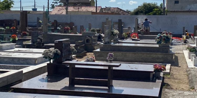 Cemitério Municipal de Tijucas estabelece prazo para limpeza de túmulos antes do Dia de Finados