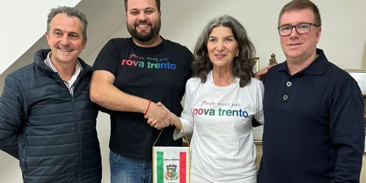 Prefeito de Nova Trento se reúne com Cônsul Geral da Itália