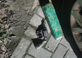 Polícia Militar de São João Batista prende dois homens, apreende arma e droga