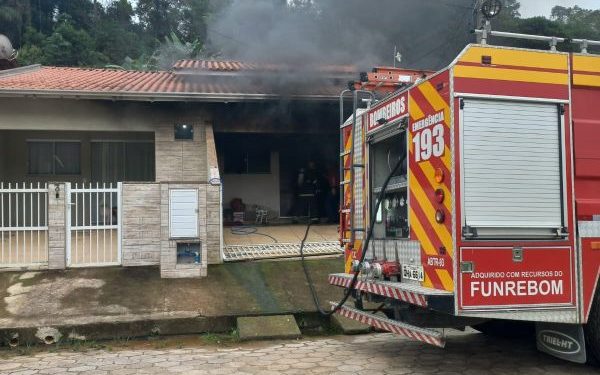 Após término de relacionamento homem prende gatos em quarto e ateia fogo em Canelinha