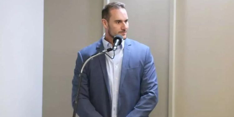 Empresário Levi Sottomaior de Souza Filho recebe placa de Cidadão Batistense