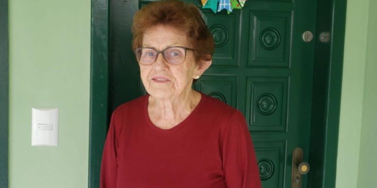 A experiência de Maria Bernadete Schimidt Sagas como sapateira