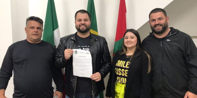 Nova Trento assina ordem de serviço para a drenagem e pavimentação da rua Cecília Floriani Veneri, no Trinta Réis