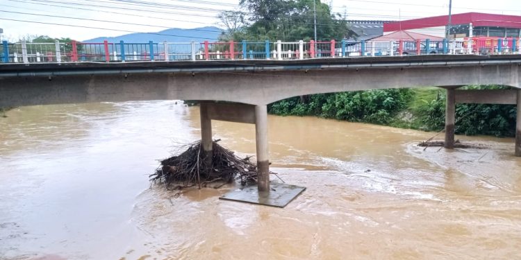 Nível do Rio Tijucas baixa e preocupação agora é com o fim de semana