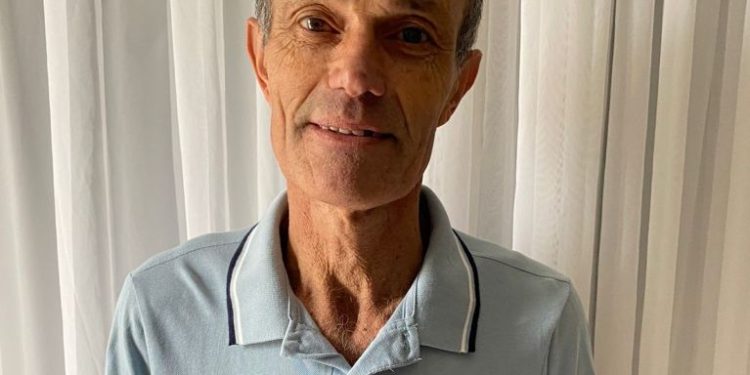 Tavinho um sapateiro apaixonado pela profissão