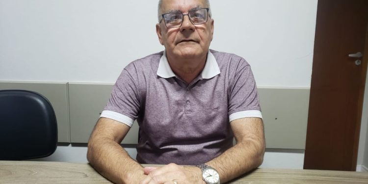 Vilmar da Silva há 53 anos exerce com orgulho a profissão de sapateiro