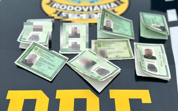 Estelionatário com oito identidades é preso pela PRF na BR-101