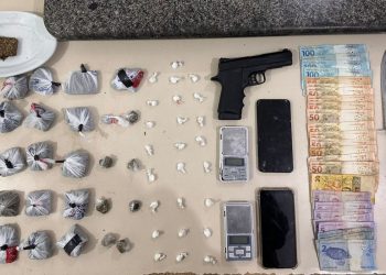 Após denúncias Policia Militar prende suspeitos e encontra drogas em Itapema