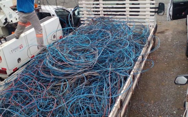 Operação em conjunto de fiscalização de ligações irregulares de energia em Itapema