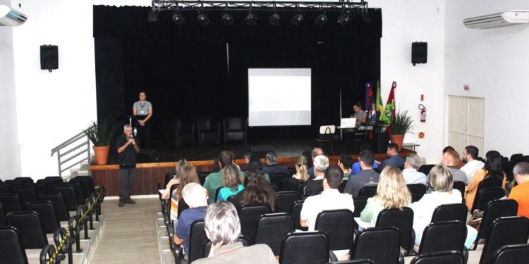 Workshop em São João Batista reuniu mais de 60 pessoas de diferentes instituições da Bacia do Rio Tijucas