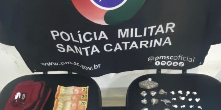 Após denúncias adolescente de 13 anos é apreendido com drogas em Tijucas